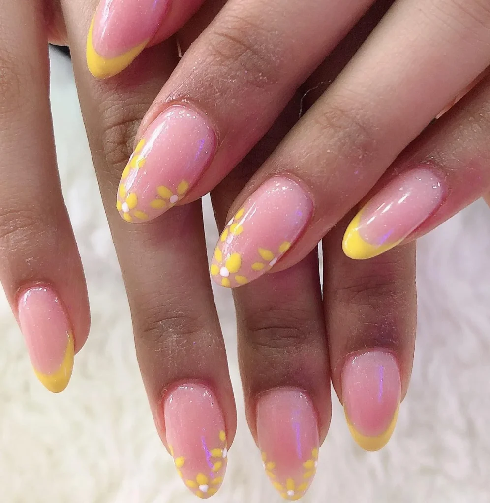 yellow nails art 2