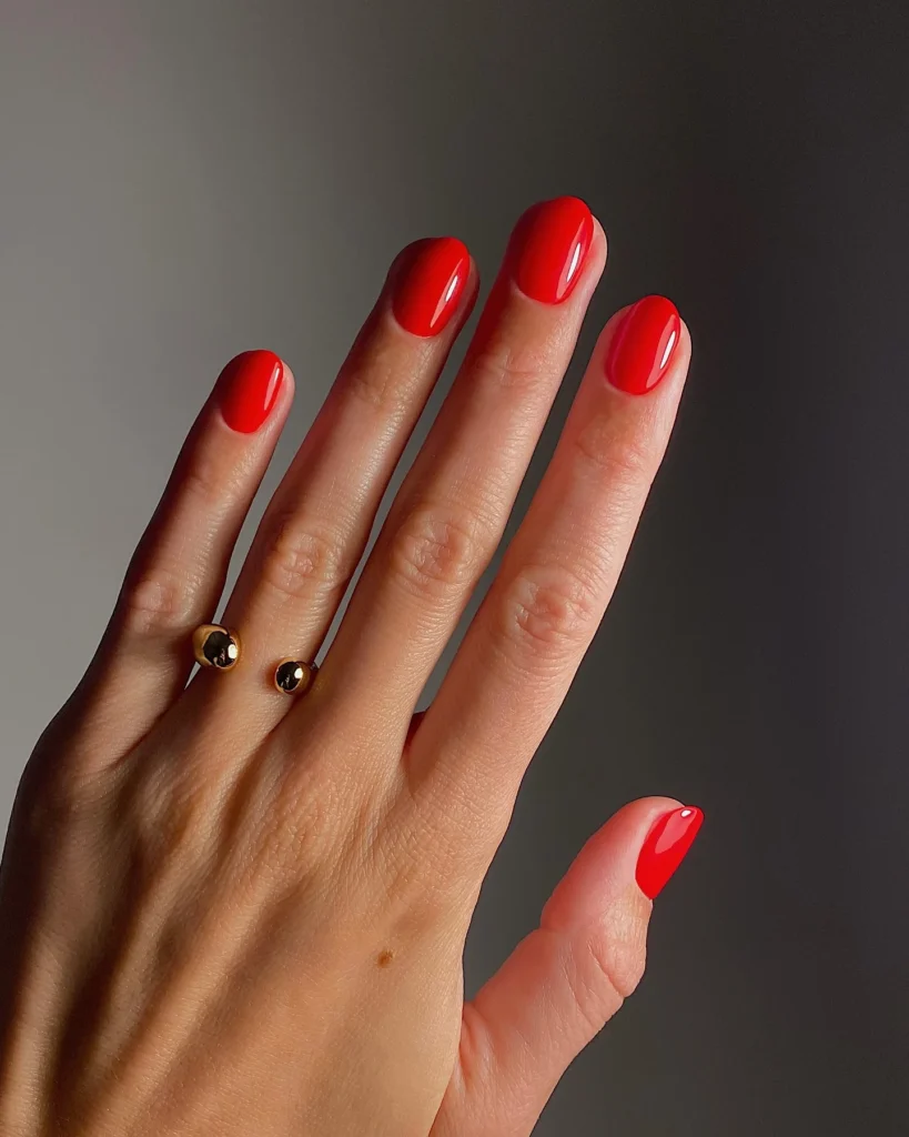 red nails 5