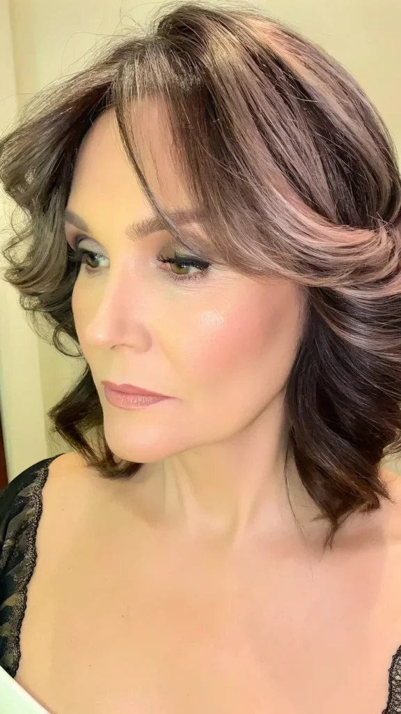 Medium Hairstyles For Women Over 50 (2)